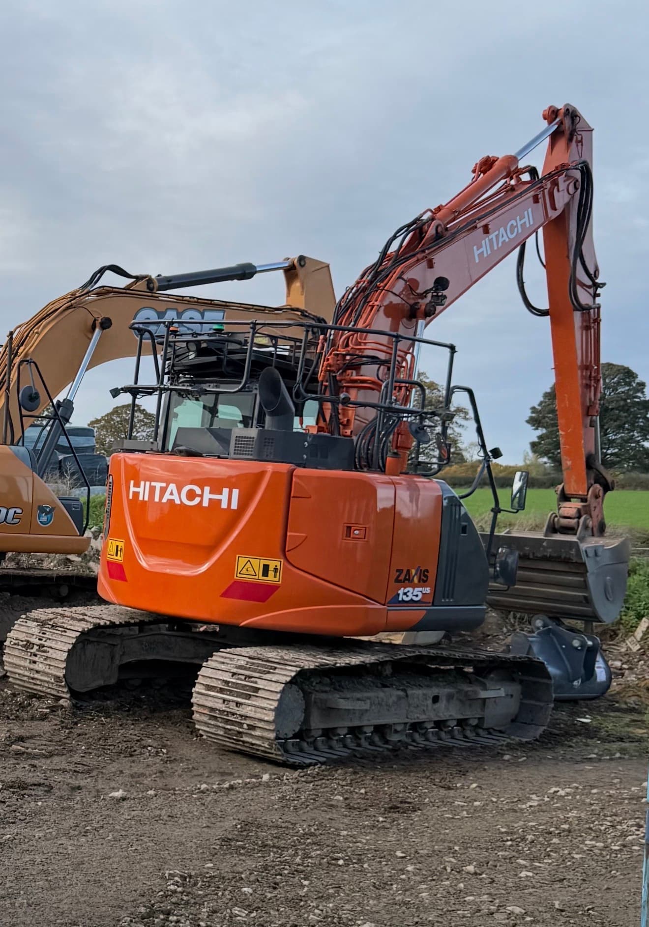 13t Hitachi ZX135US